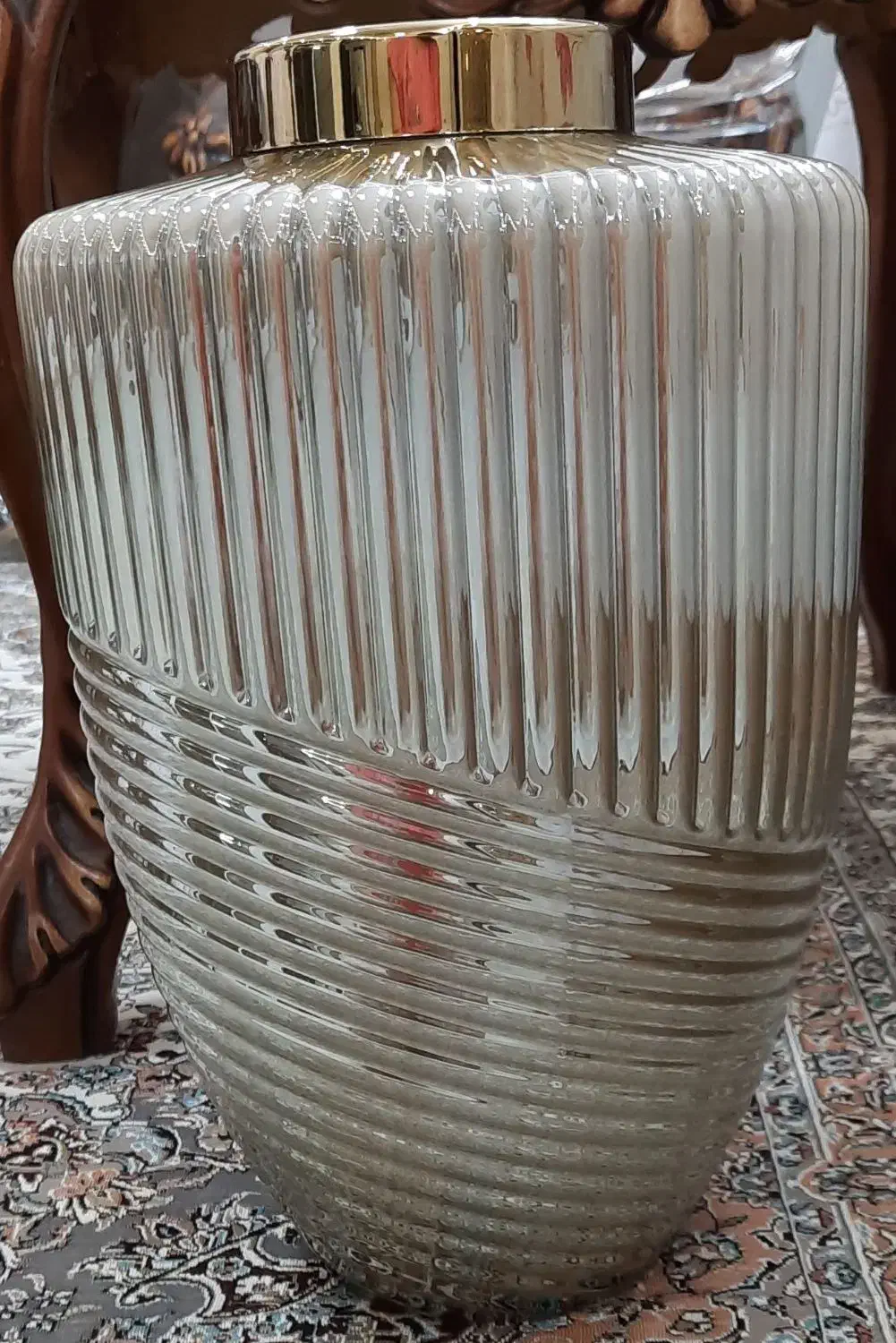 گلدان شیشه ای جدید و براق و بزرگ|صنایع دستی و سایر لوازم تزئینی|خمینی‌شهر, |دیوار