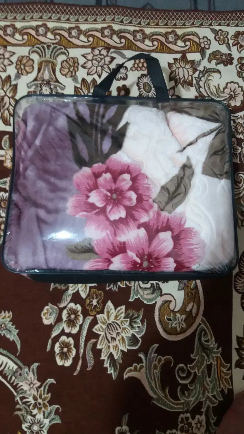 پتوبزرگ طرح گل|رختخواب، بالش، پتو|هشتگرد, هشتگرد قدیم|دیوار