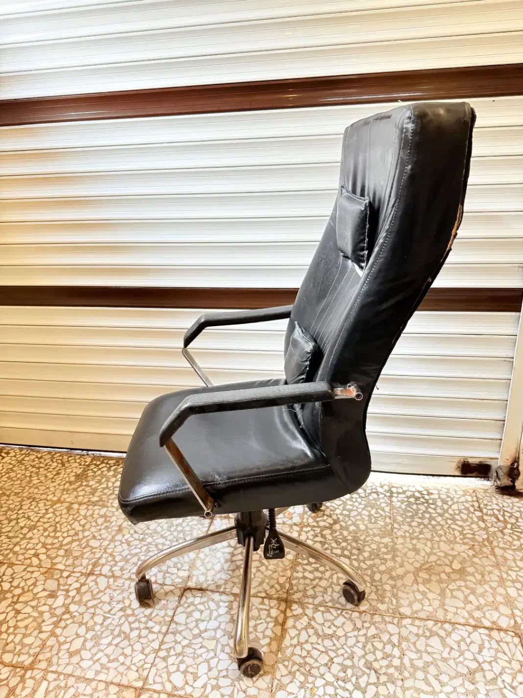 صندلی چرخدار|صندلی و نیمکت|رشت, پیرکلاچای|دیوار