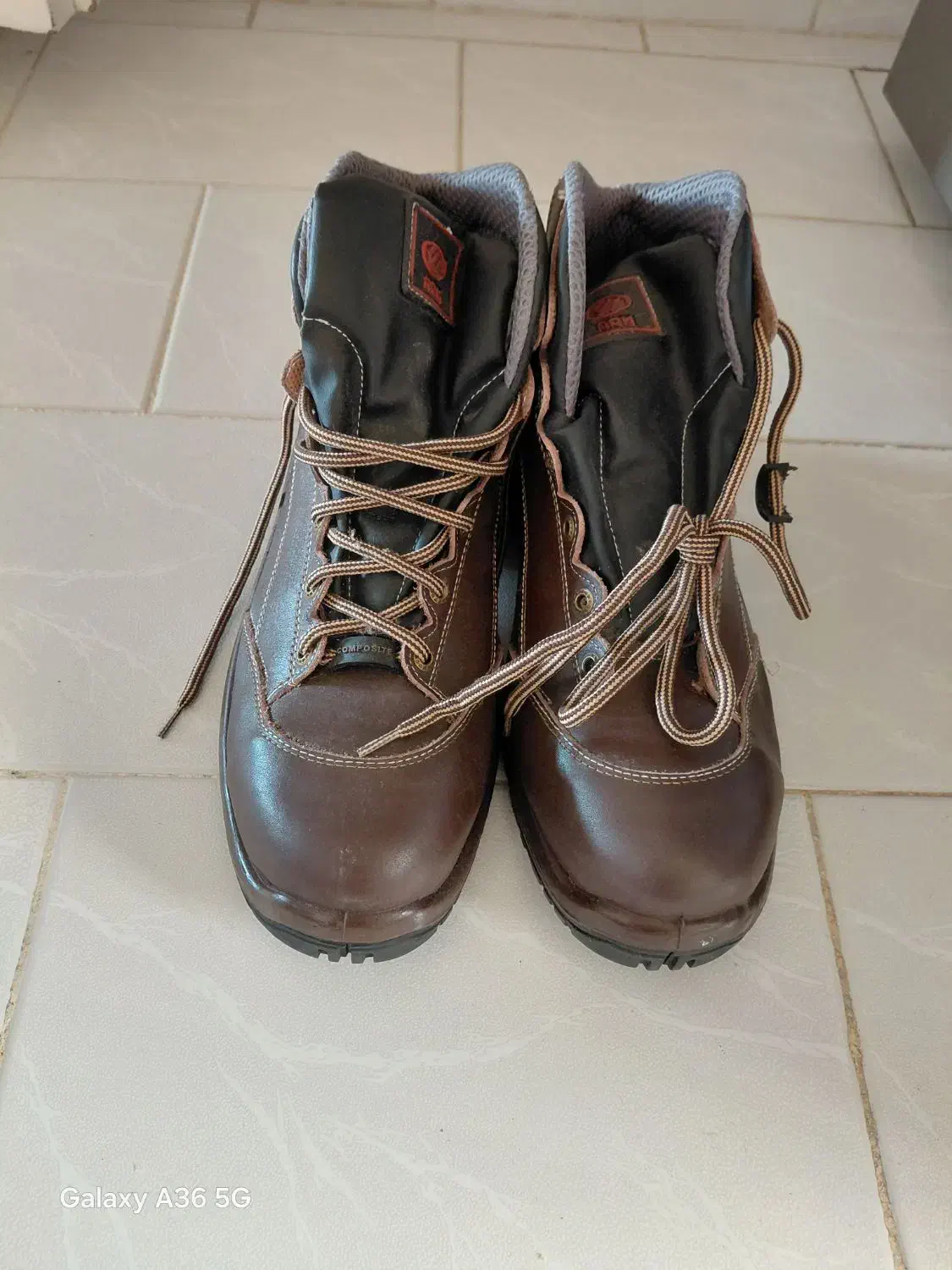 کفش ایمنی|کیف، کفش، کمربند|سلماس, |دیوار