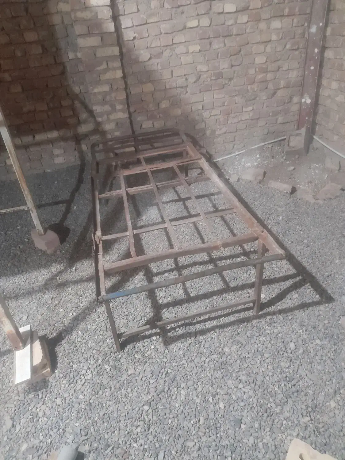 تخت آهنی|تشک تختخواب|زابل, |دیوار