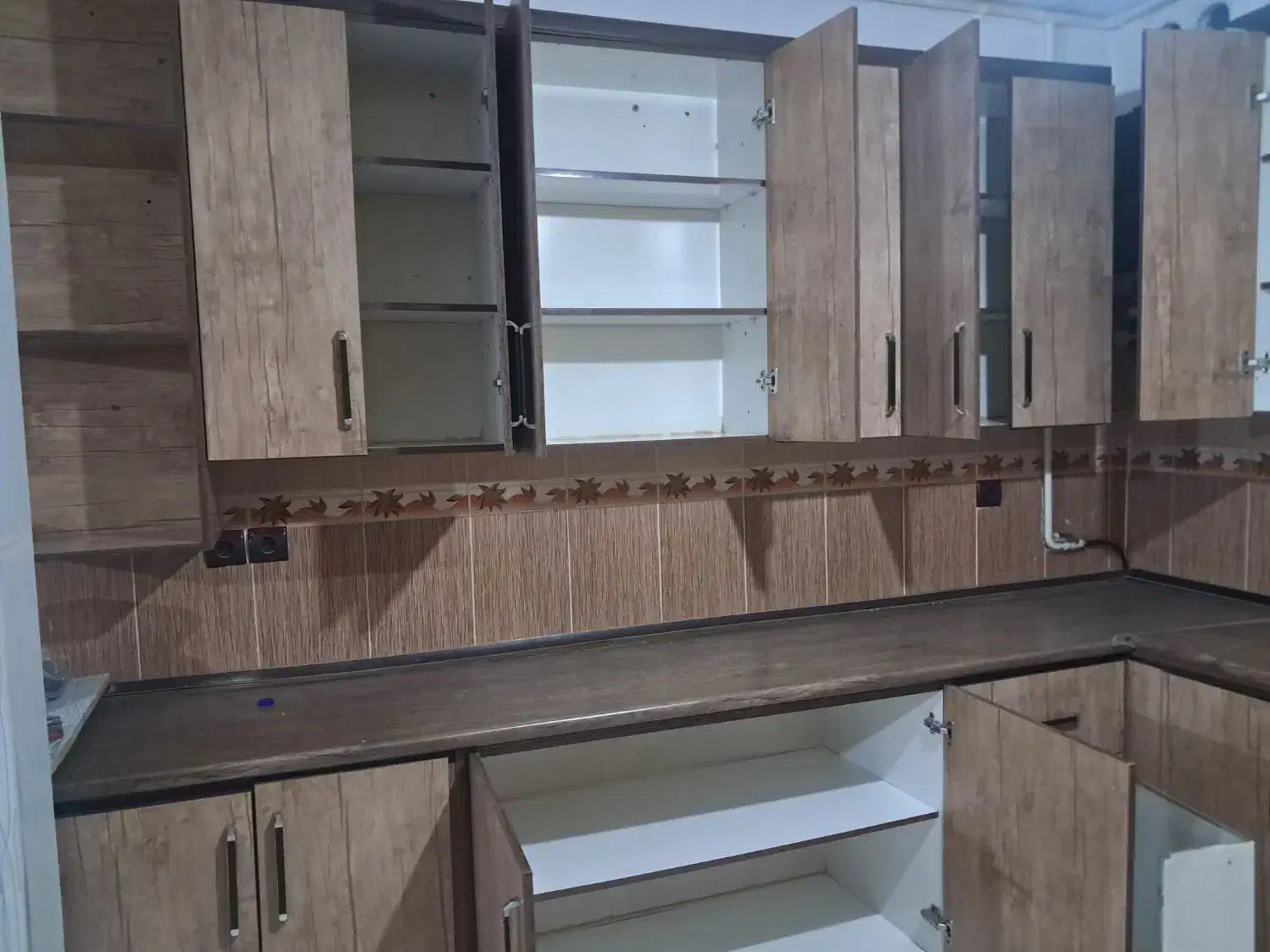 کابینت درحدنوع|آب‌چکان و نظم‌دهنده ظروف|رباط‌کریم, الارد|دیوار