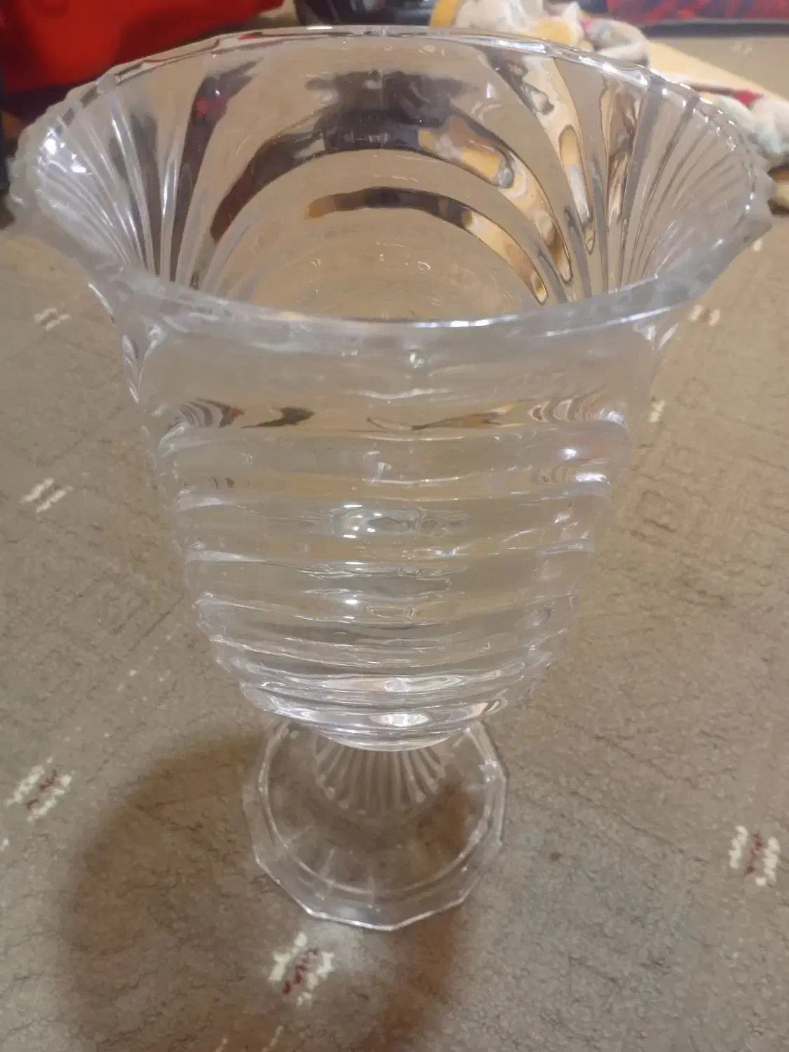 گلدان بلور پایه دار|ظروف سرو و پذیرایی|پاکدشت, پاکدشت (مامازند)|دیوار