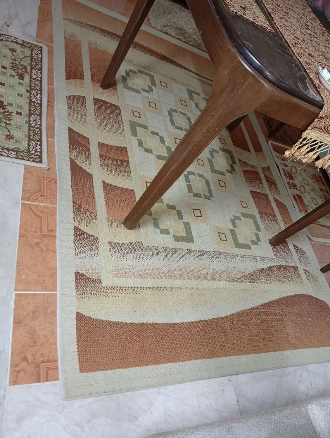 دو عدد گلیم فرش سالم که ۱متر ونیم در۲متر۲۷سانت|گلیم، جاجیم، گبه|ساوه, |دیوار