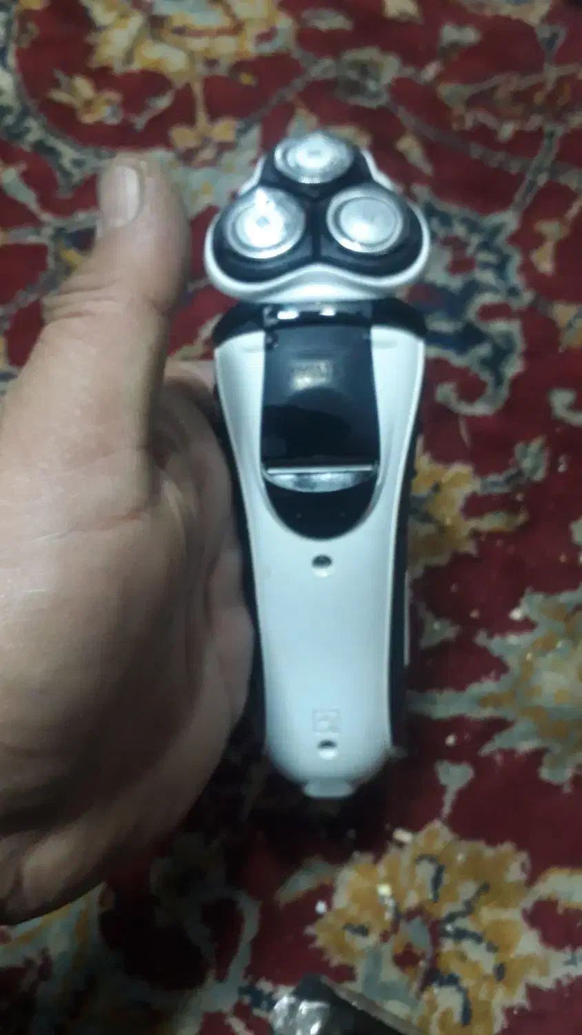 ماشین سه تیغ شارژی هلنداصل|آرایشی، بهداشتی، درمانی|خمینیشهر, |دیوار