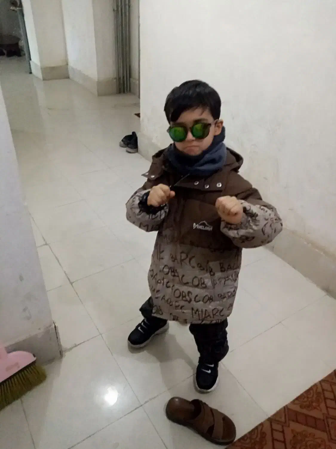 پرستار جهت نگهداری اقا پسر ده ساله|استخدام آموزشی|میاندوآب, |دیوار