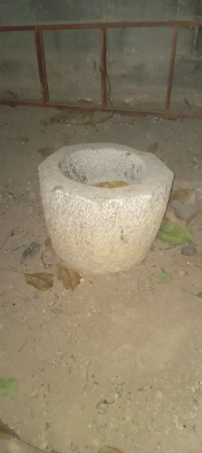 جوغن|کلکسیون اشیاء عتیقه|آباده, |دیوار