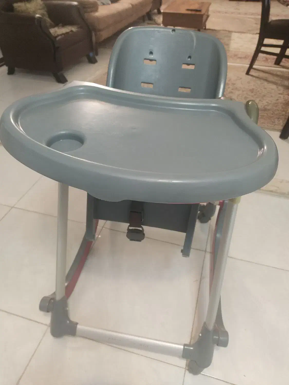 صندلی غذای پیرگاردین|تخت و صندلی بچه|قم, شاه سید علی|دیوار