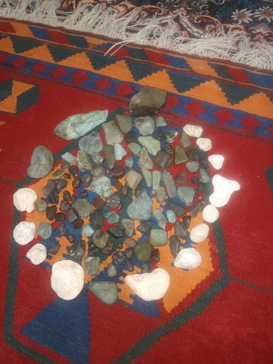 سنگ تزئینی و نیمه قیمتی|جواهرات|پرند, فاز ۶|دیوار