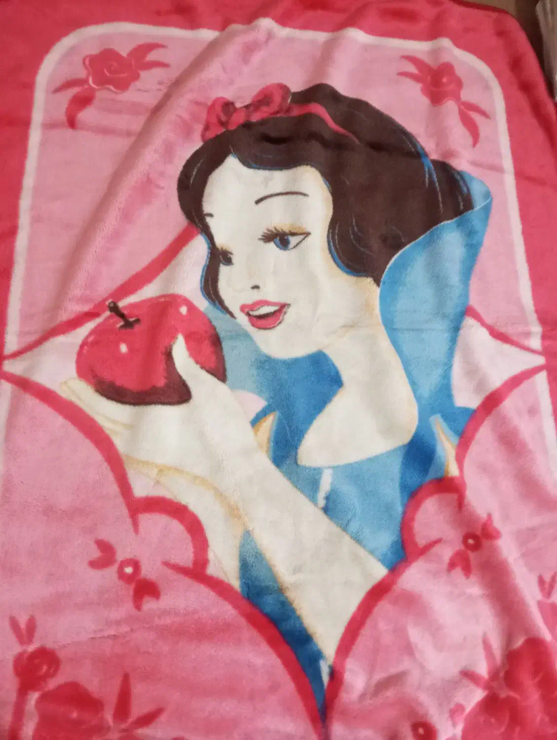 پتوی دخترونه سالم و تمیز در حد نو|رختخواب، بالش، پتو|قم, شهرک قدس|دیوار