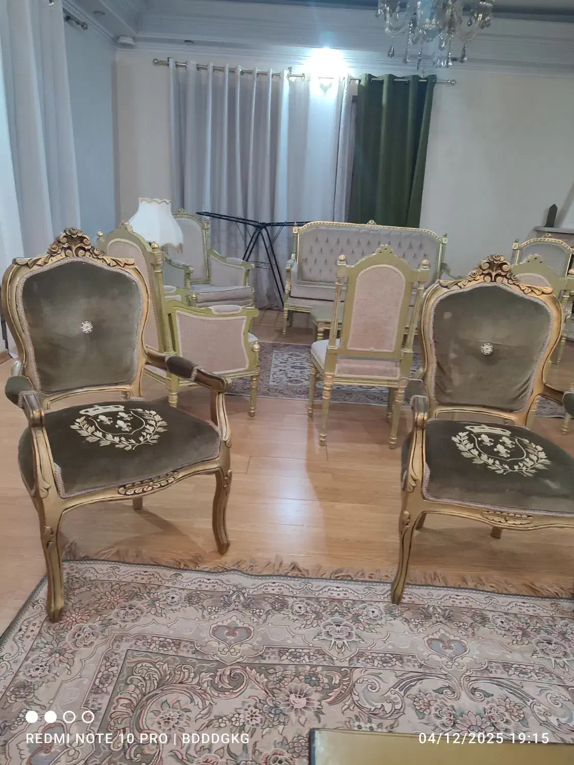 سرویس مبل ۷نفره به همراه میز وسط|مبلمان خانگی و میز عسلی|تهران, سید خندان (جلفا)|دیوار