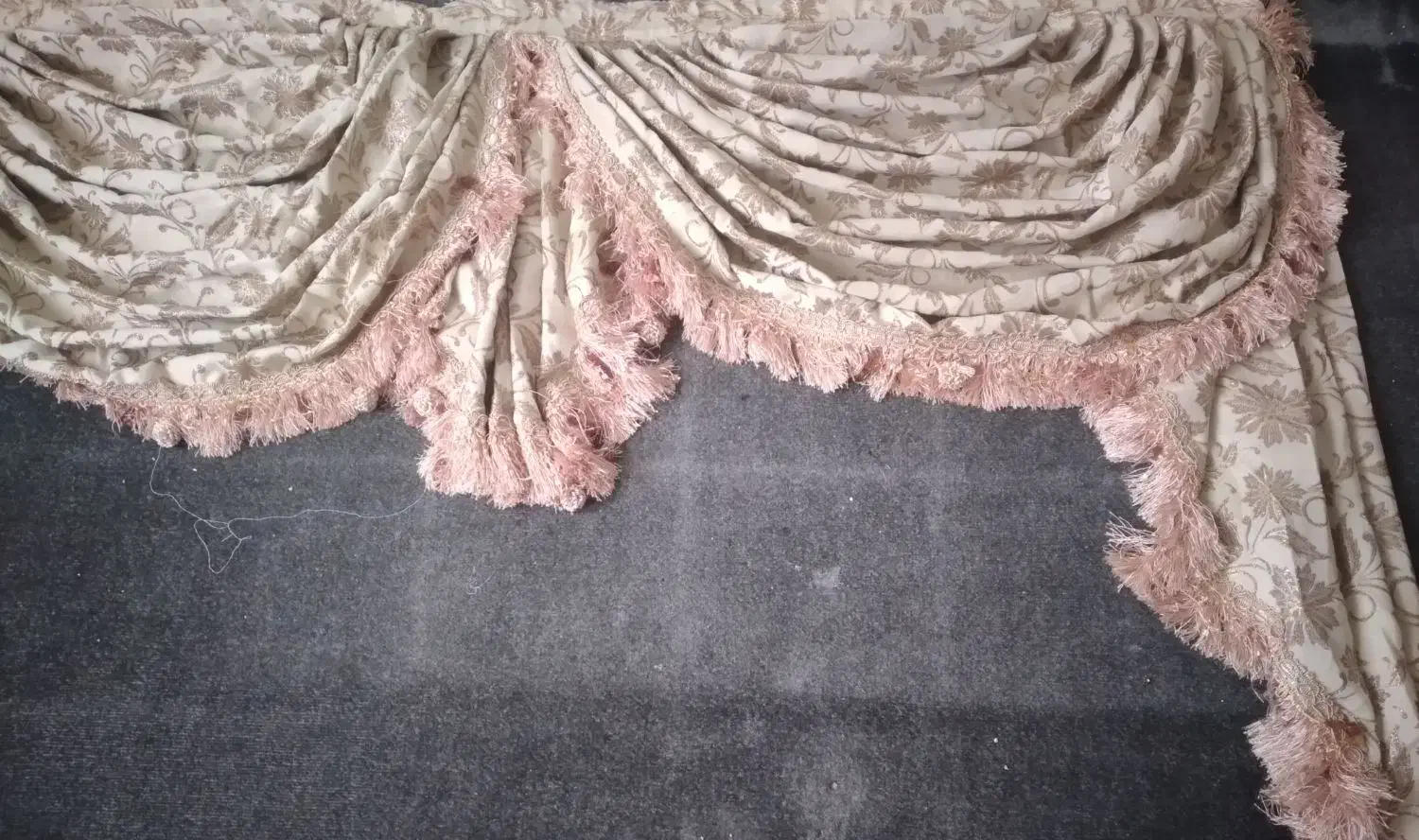 پرده چهار عدد|پرده، رانر، رومیزی|یزد, |دیوار