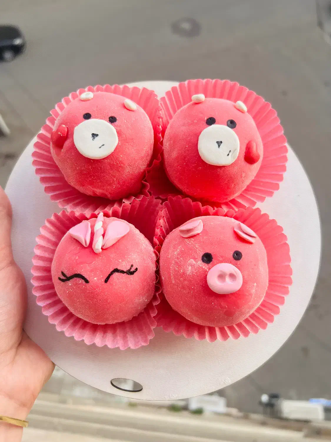 موچی|خوردنی و آشامیدنی|رشت, سیا اسطلخ|دیوار