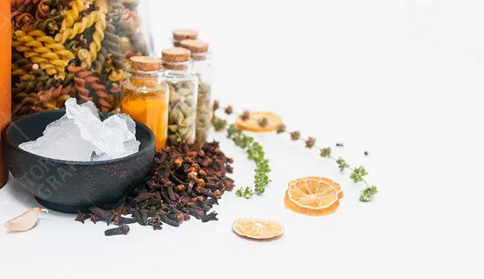 به یک فروشنده خانم جهت کار در عطاری نیازمندیم|استخدام خدمات فروشگاه و رستوران|یاسوج, |دیوار