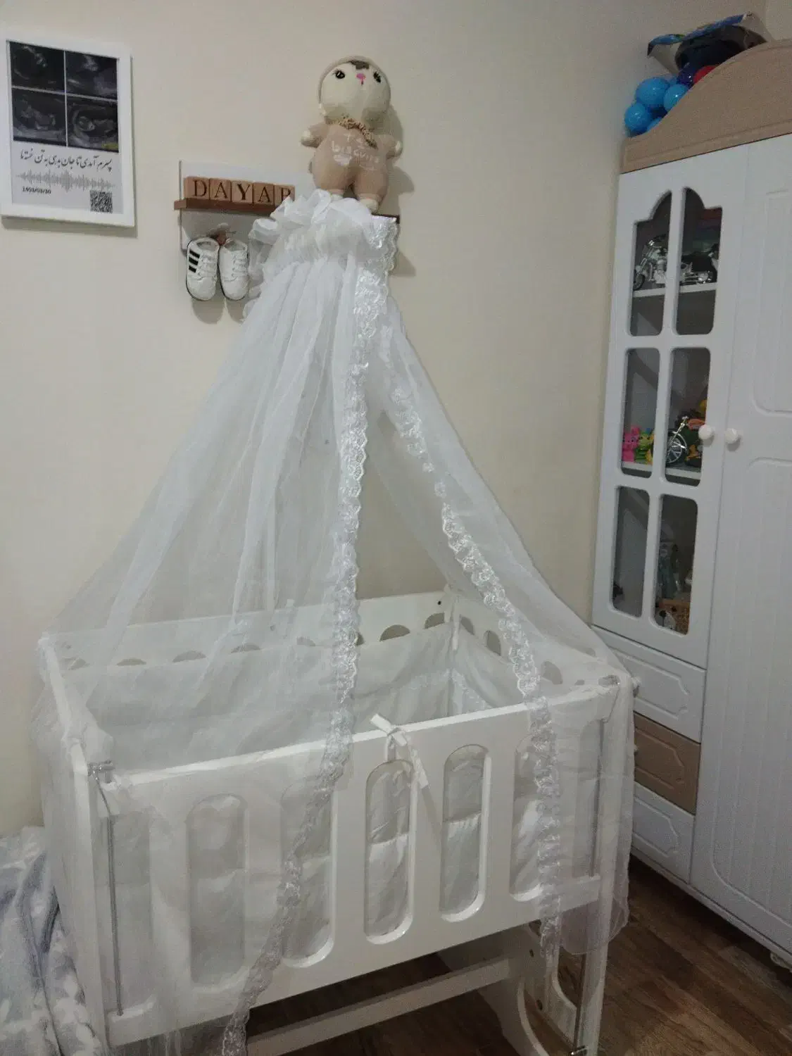 تخت گهواره شو و ثابت مناسب سیسمونی|تخت و صندلی بچه|پاکدشت, حصار امیر|دیوار