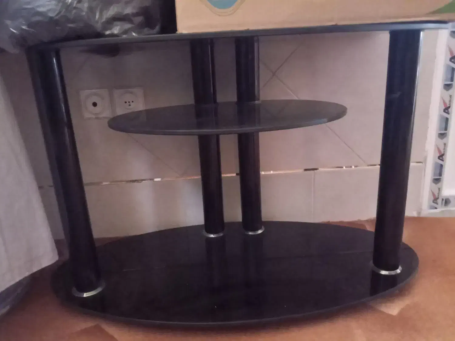 میز شیشه وتلویزیون|میز تلویزیون|حبیب آباد, |دیوار