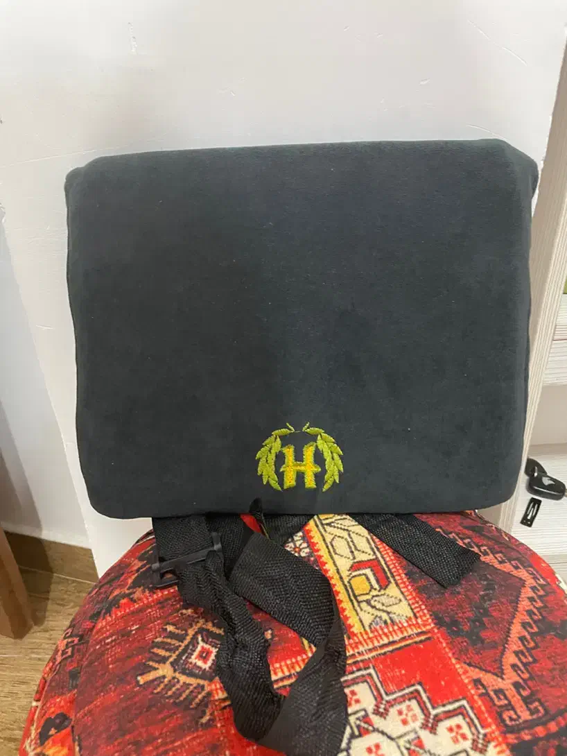 بالش طبی|رختخواب، بالش، پتو|رشت, دروازه لاکان|دیوار