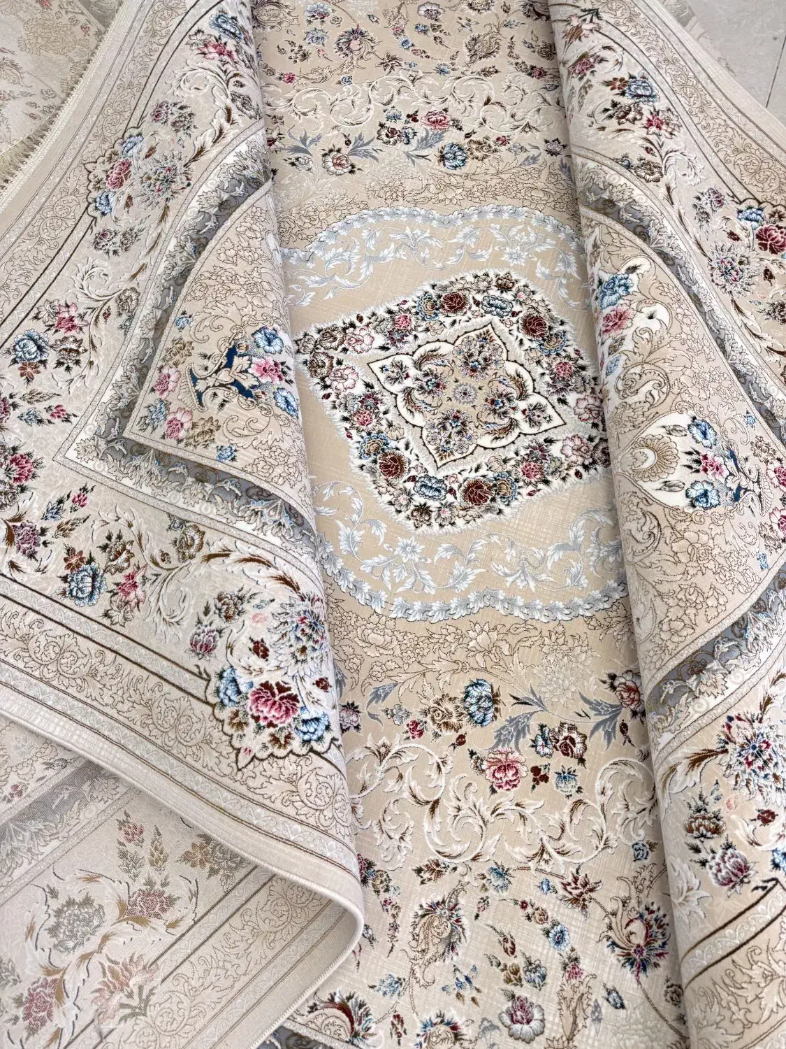 شاهانه کرم موجوددرفروشگاه کریوند|فرش|دزفول, |دیوار