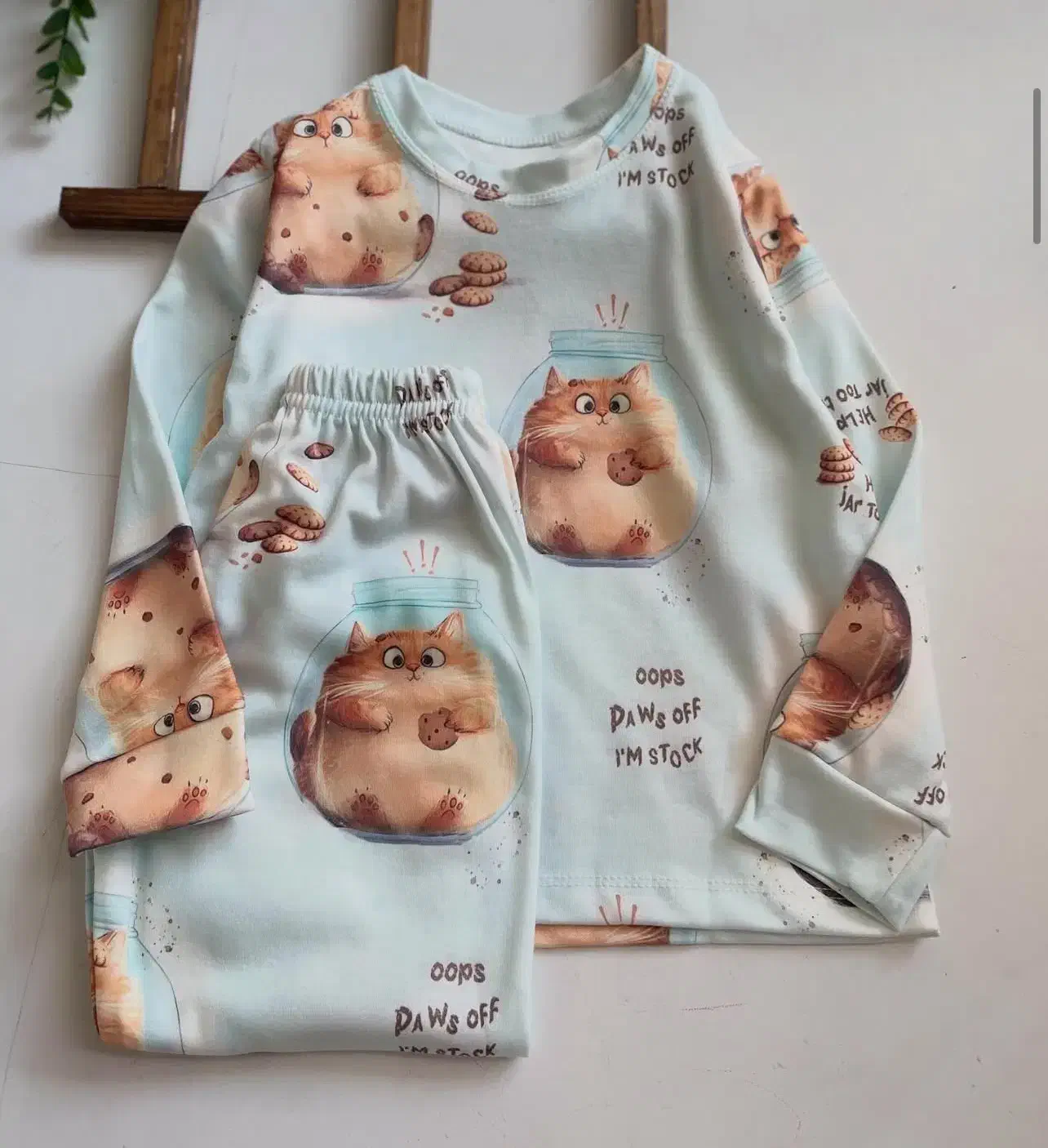 لباس بچگانه|کفش و لباس بچه|گنبد کاووس, |دیوار