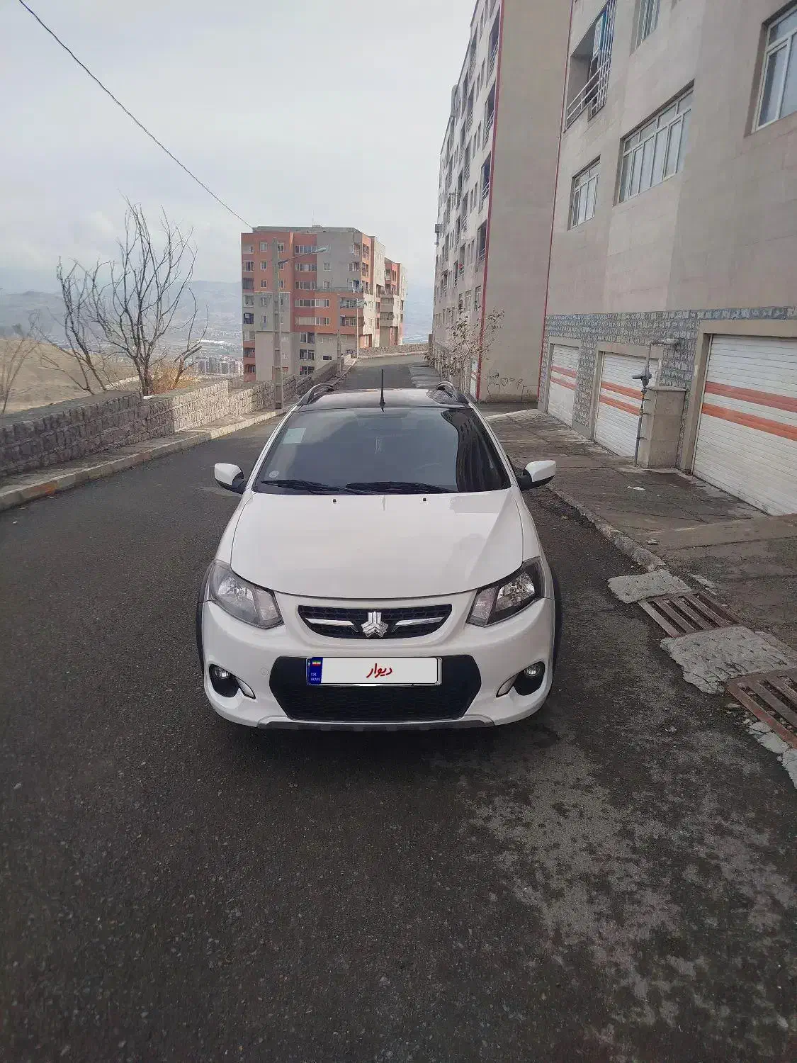 کوئیک R سفید ، سقف مشکی ، مدل 99|خودرو سواری و وانت|سنندج, |دیوار