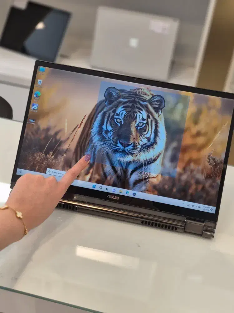 ASUS ZENBOOK Q536|رایانه همراه|شیراز, ملاصدرا|دیوار