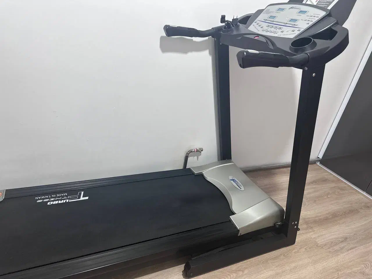 لوازم ورزشی|تجهیزات ورزشی|خوی, |دیوار