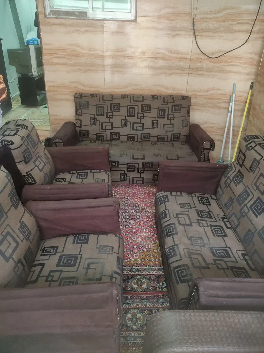 مبل هفت نفره کاملا سالم|مبلمان خانگی و میز عسلی|رشت, جماران|دیوار