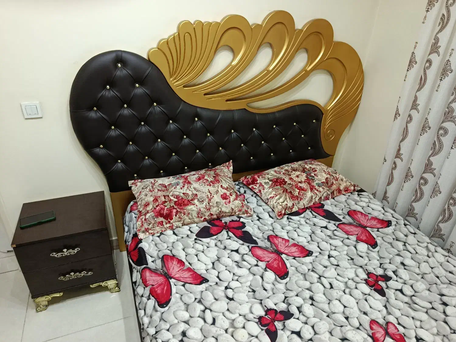 سرویس خواب|تخت و سرویس خواب|پردیس, فاز ۳|دیوار