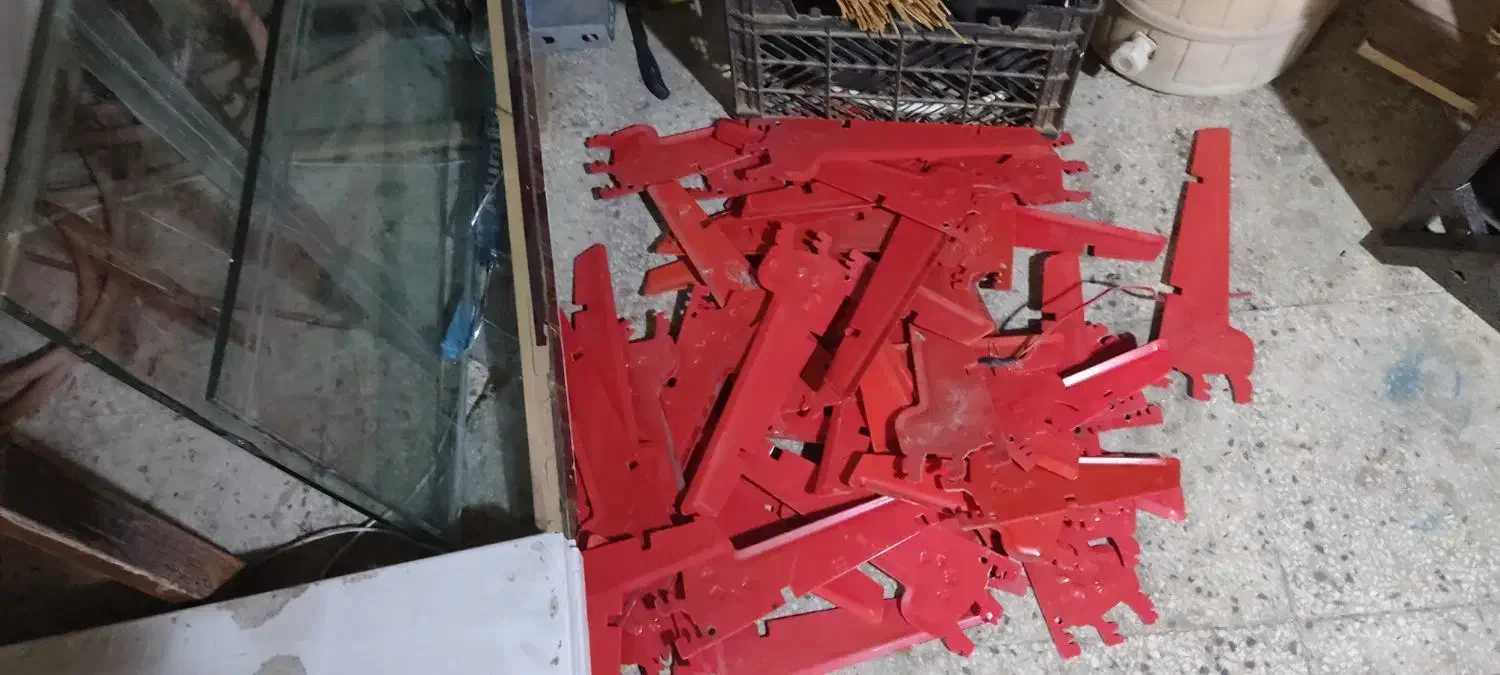 قفس فلزی سفید با گونیا و پایه|کتابخانه، شلف، قفسههای دیواری|دهدشت, |دیوار