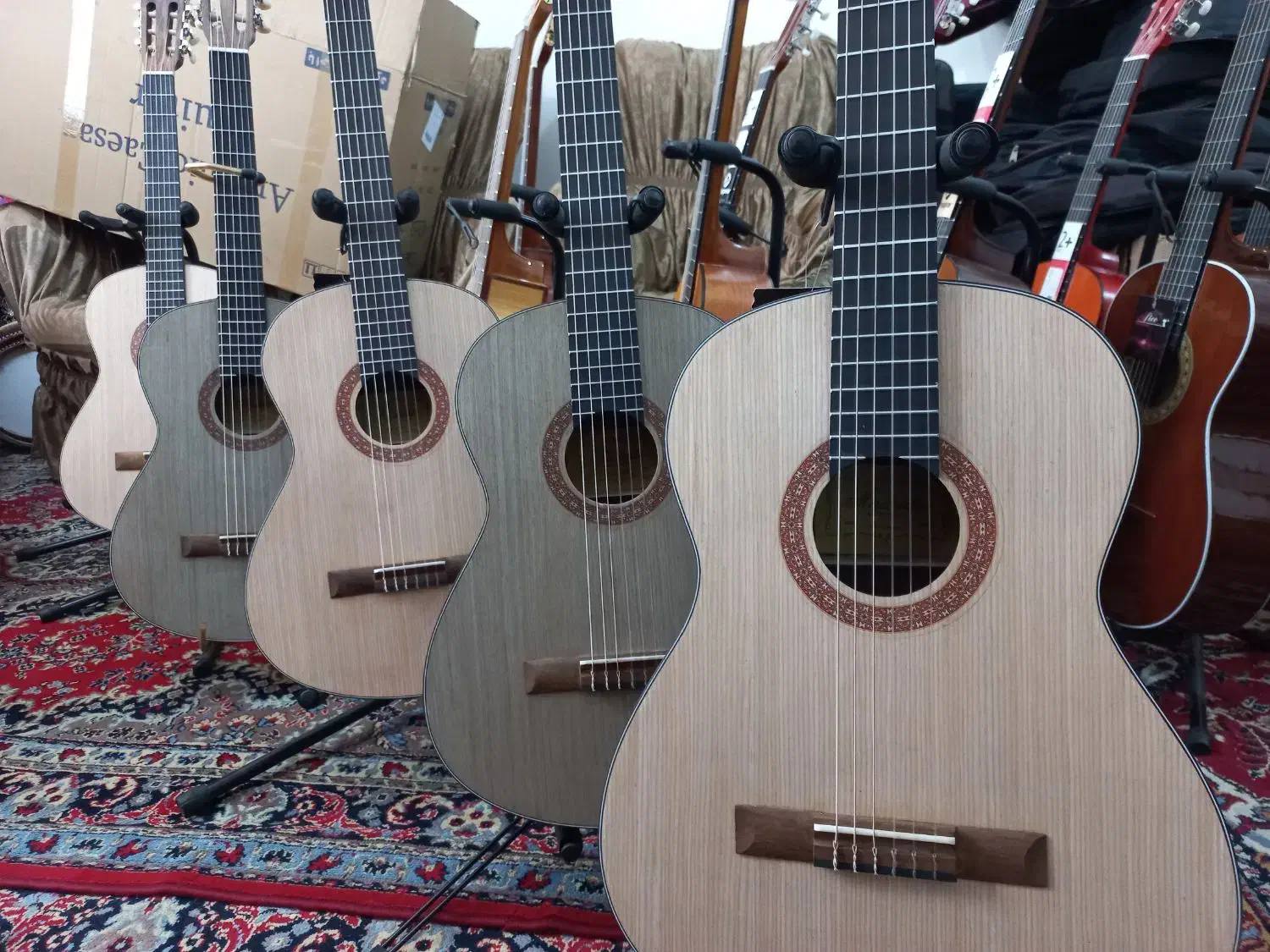 انواع گیتار کلاسیک|گیتار، بیس، امپلیفایر|خلخال, |دیوار