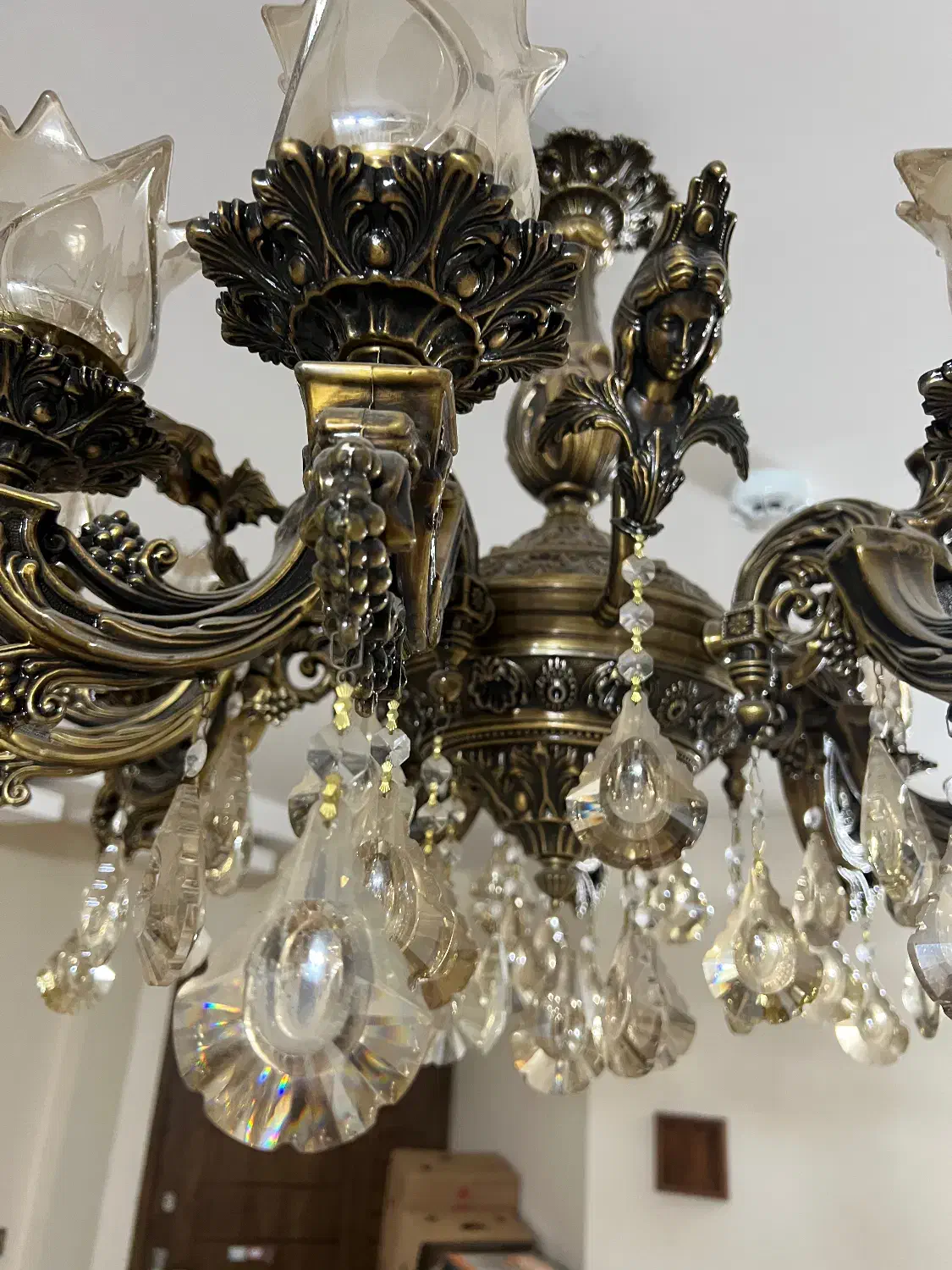 لوستر برنزی طرح فرشته|لوستر و چراغ آویز|اصفهان, چشمه باقرخان|دیوار