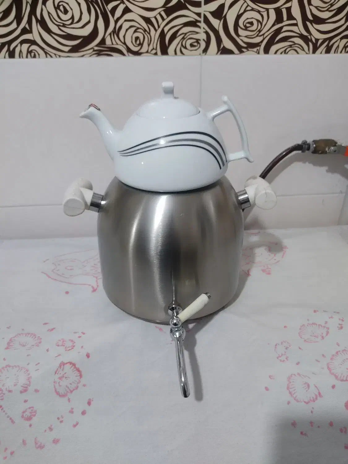 کتری و قوری سماوری درحد نو|قوری، کتری، قهوهساز دستی|قروه, |دیوار