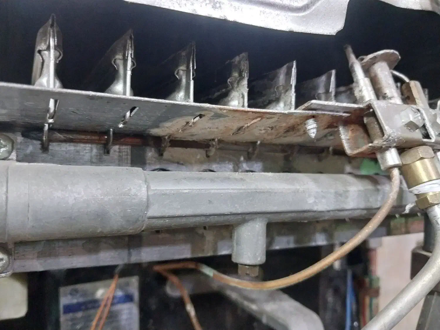 سرویس انواع پکیج دیواری و ابگرمکن های دیواری|آبگرمکن، پکیج، شوفاژ|محمدشهر, ولدآباد|دیوار