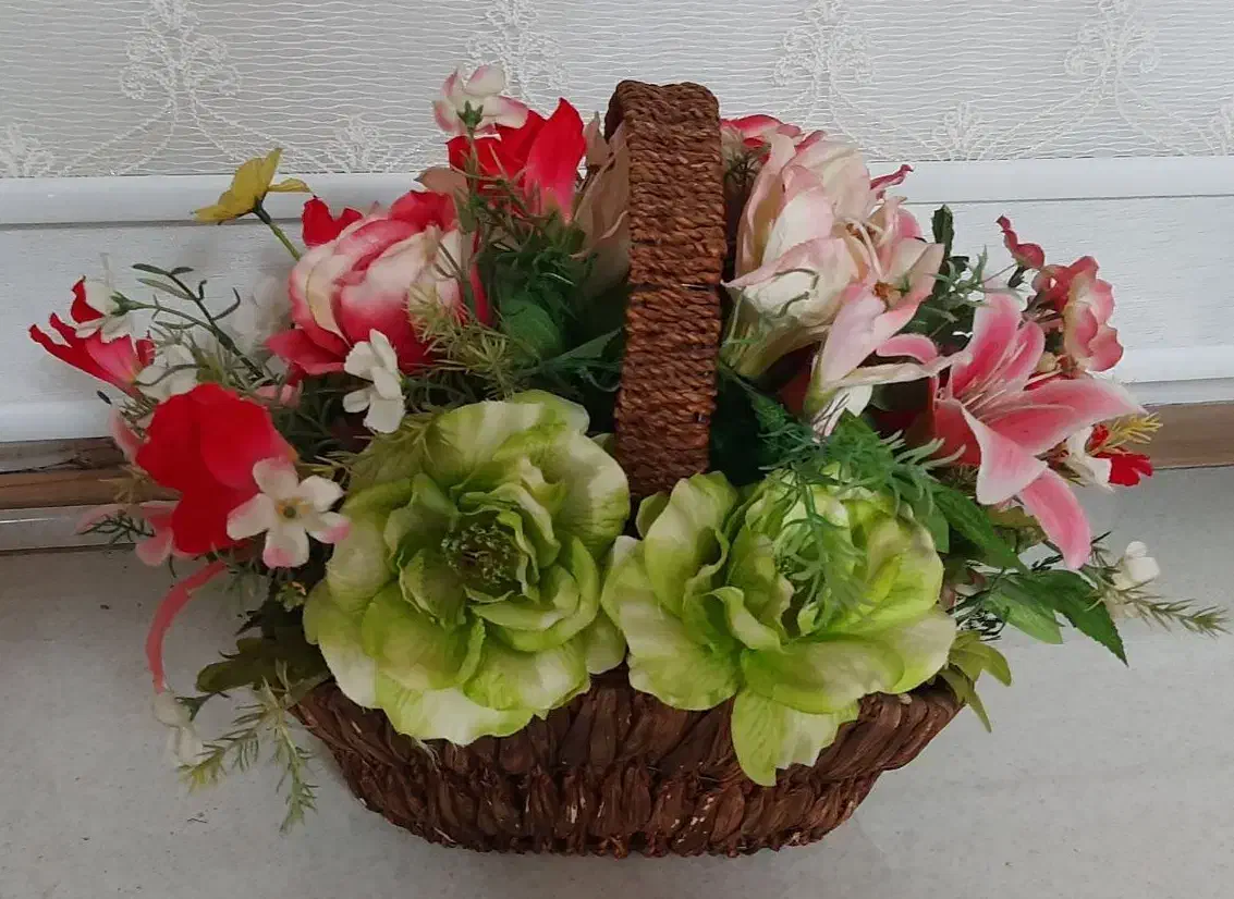 سبد گل خارجی زیبا|گل مصنوعی|اراک, |دیوار