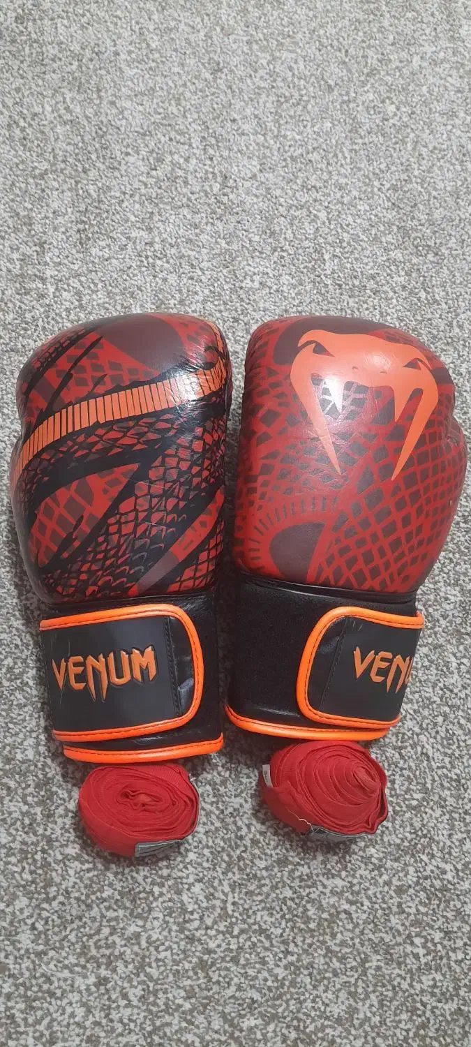 دستکش بوکس مارک ونوم|تجهیزات ورزشی|شهرضا, |دیوار