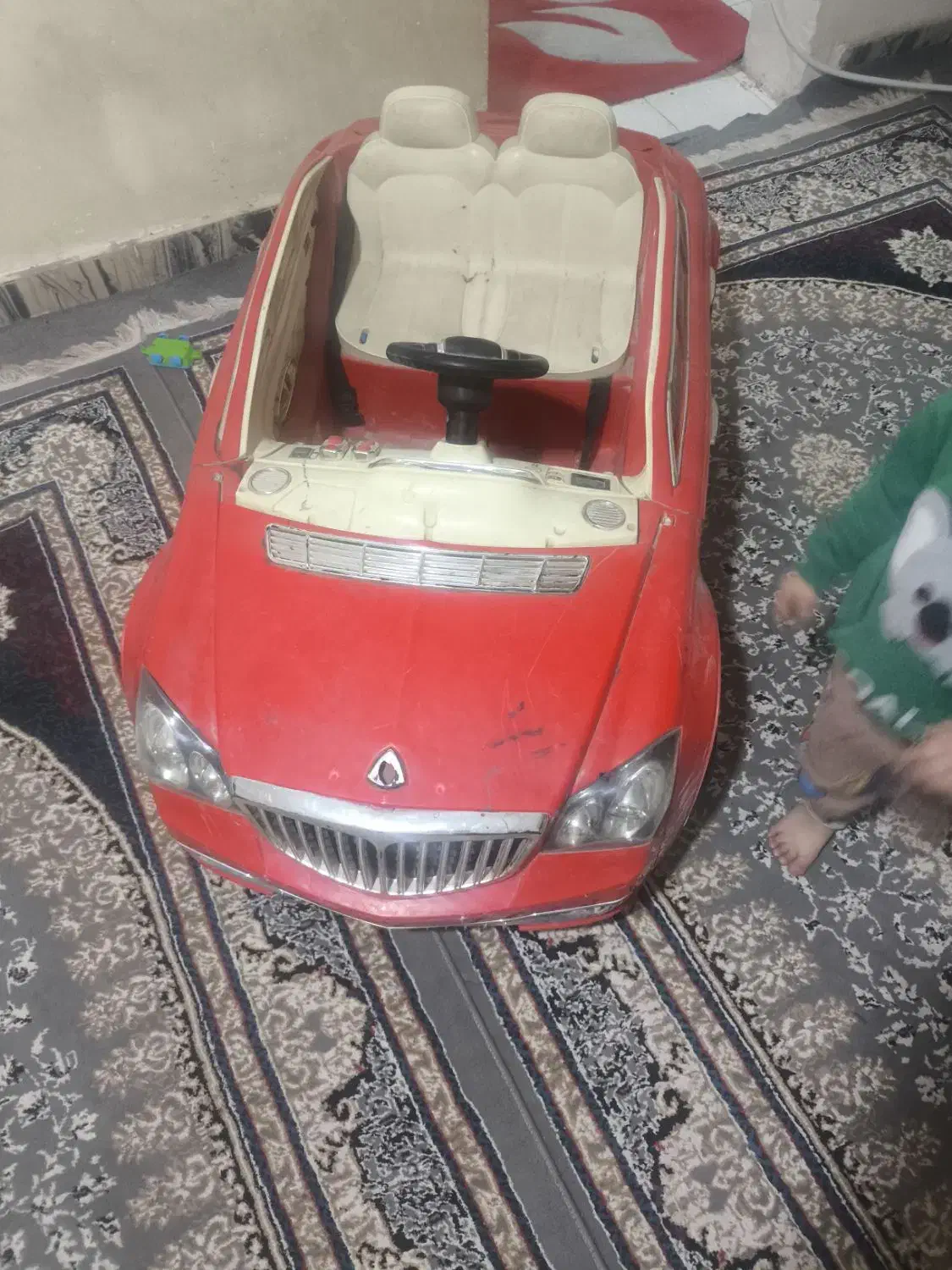 ماشین شارژی خودم ۳تومن نمیدونم مشکل ازکجاشه|اسباببازی بچه|ماهدشت, |دیوار