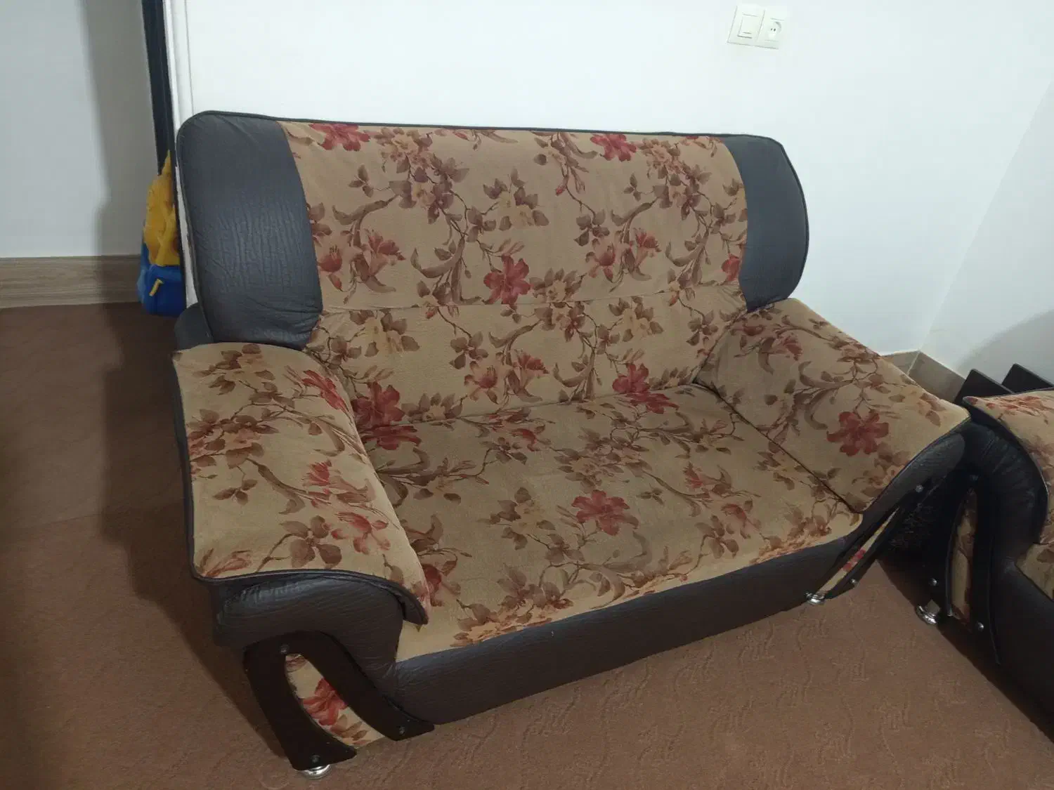 مبل تهران 7نفره پارگی کمی دارد بدون عسلی|مبلمان خانگی و میز عسلی|تربت جام, یحیی آباد|دیوار