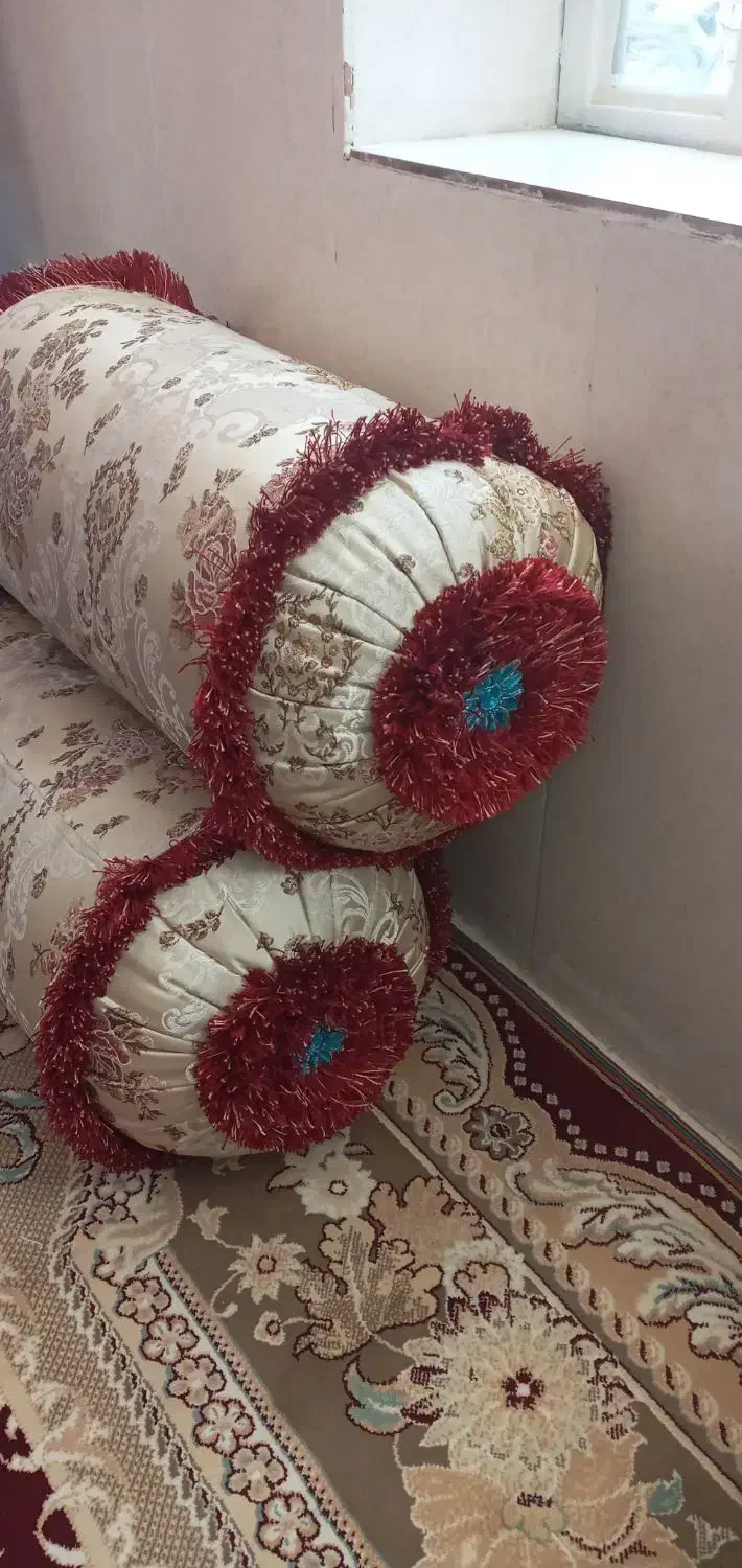 بالشت|رختخواب، بالش، پتو|شیراز, کوشک میدان|دیوار