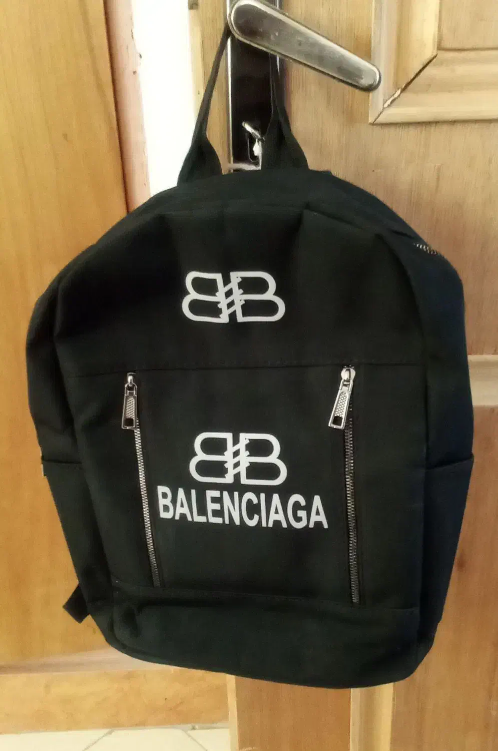 کوله پشتی|کیف، کفش، کمربند|شیروان (خراسان), |دیوار