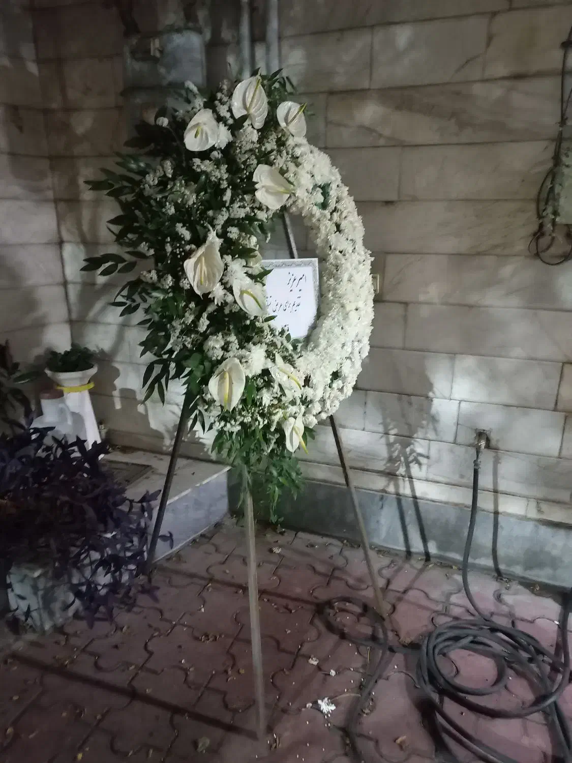 پایه فلزی تاج گل(استند گل)|گل و گیاه طبیعی|تهران, شهران جنوبی|دیوار