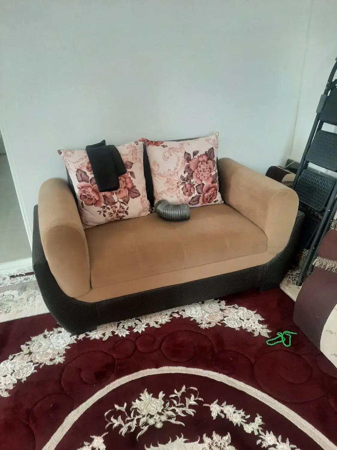 مبل ۷ نفره|مبلمان خانگی و میز عسلی|گوآور, |دیوار