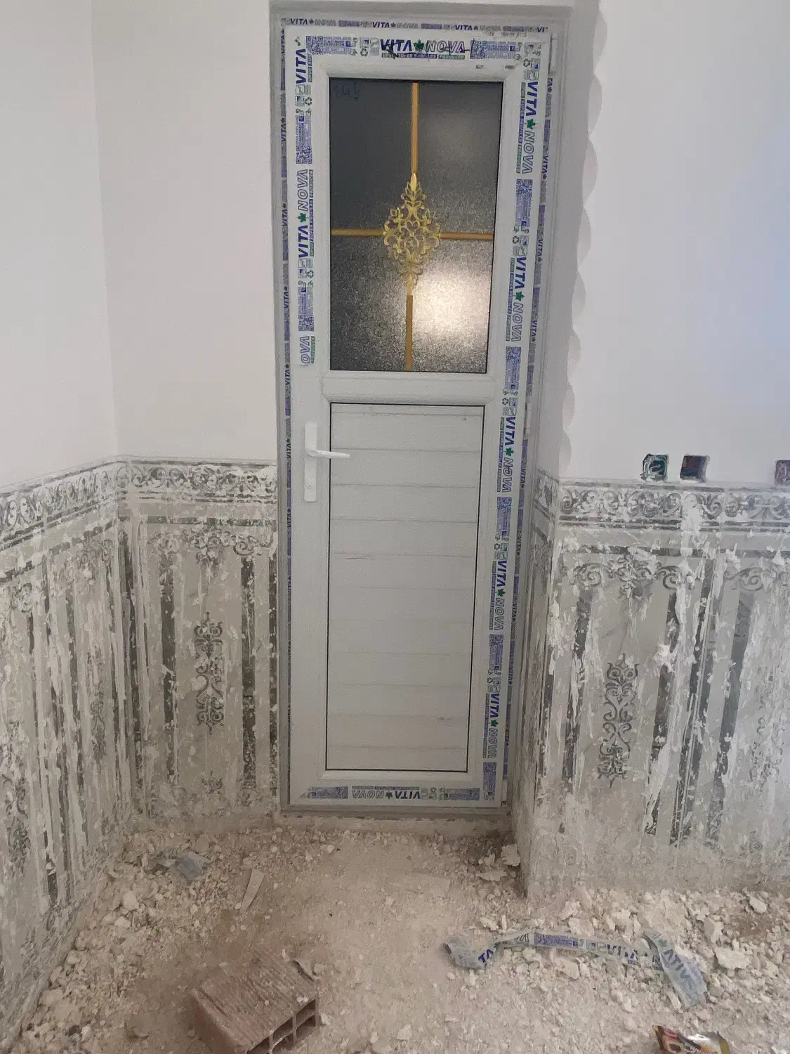 انواع شیشه ودرب پنجره پی وی سی والمینیوم|آینه|کرمان, |دیوار