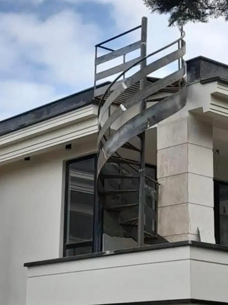 تولید انواع پله آهنی پله های پیچ،گرد،صاف و نرده|خدمات پیشه و مهارت|تهران, شهرک ابوذر|دیوار