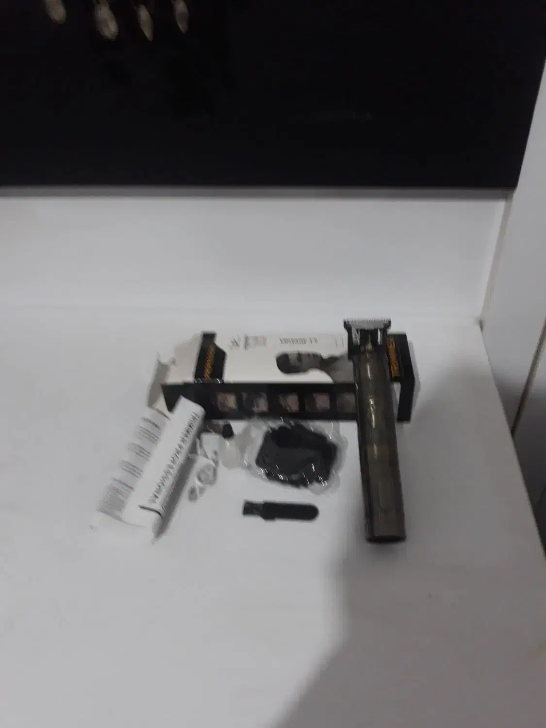 ریش تراش طرح استخونی|آرایشی، بهداشتی، درمانی|بومهن, |دیوار