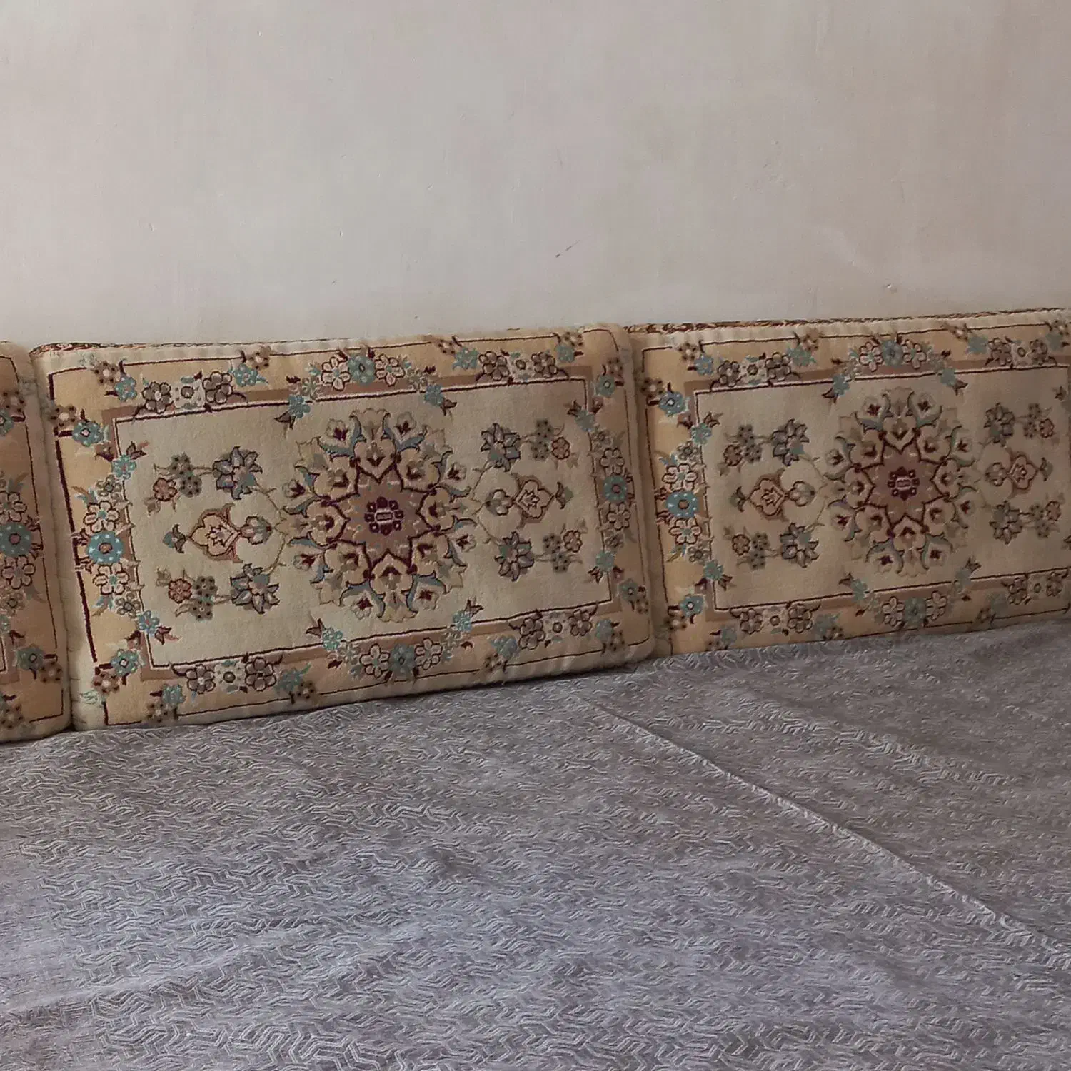 ۱۲ عدد پشتی|پشتی|سنندج, |دیوار