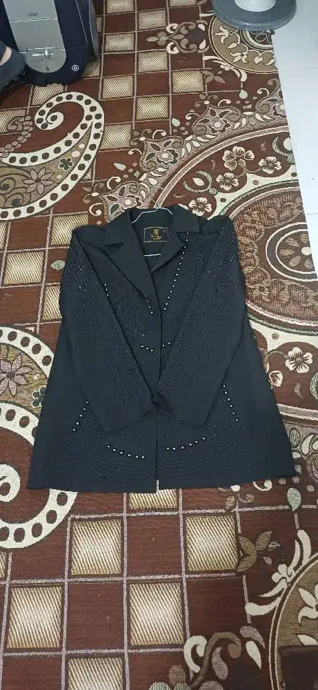 لباس نو کامل سالم|لباس|جیرنده, |دیوار