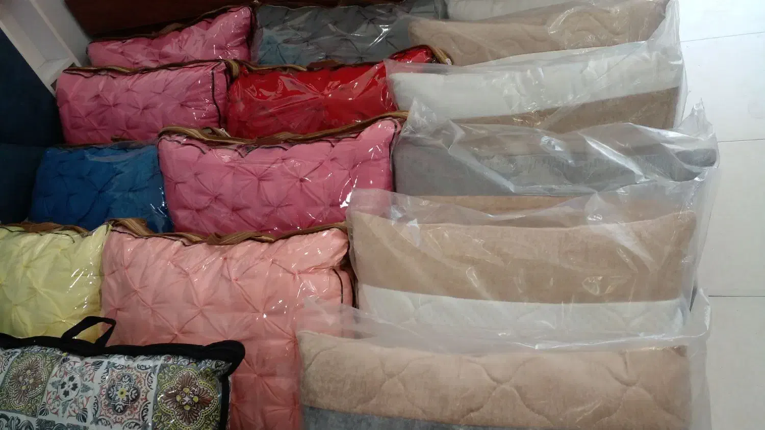 فروش کلی بالش چروک وتشک طبی مستقیم ازکارخانه بخرید|رختخواب، بالش، پتو|صومعهسرا, |دیوار