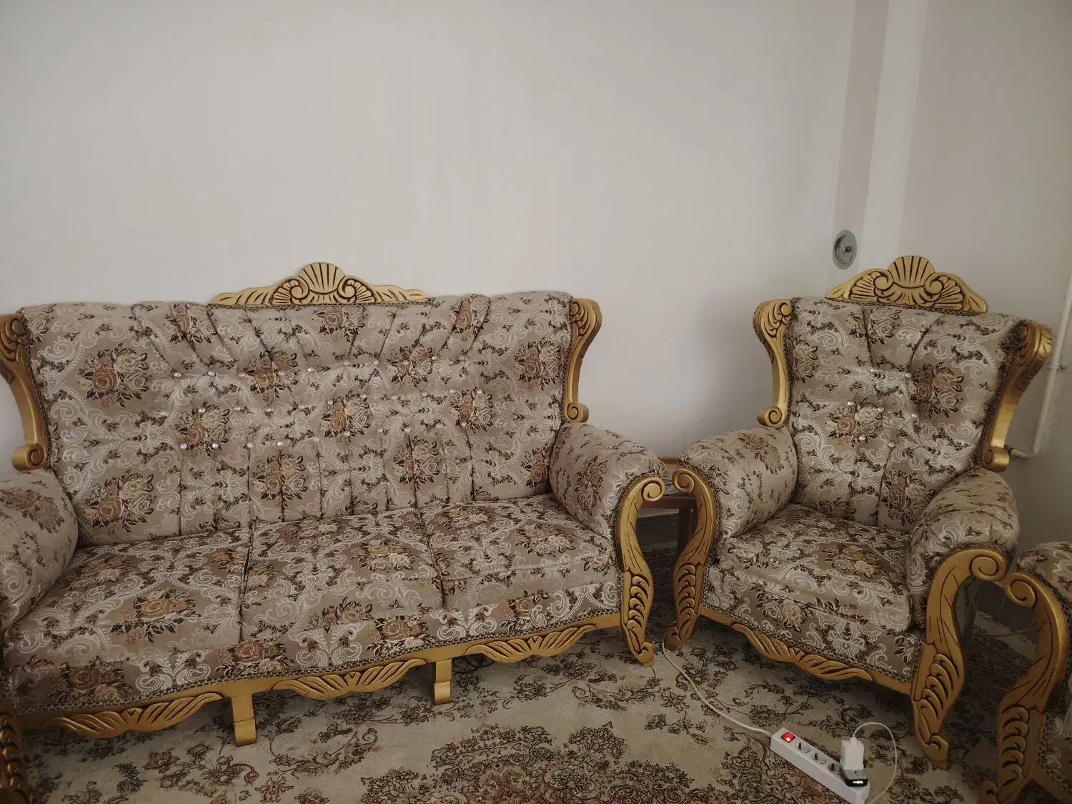 مبلمان هفت نفره|مبلمان خانگی و میز عسلی|شیراز, ماه فیروزان|دیوار