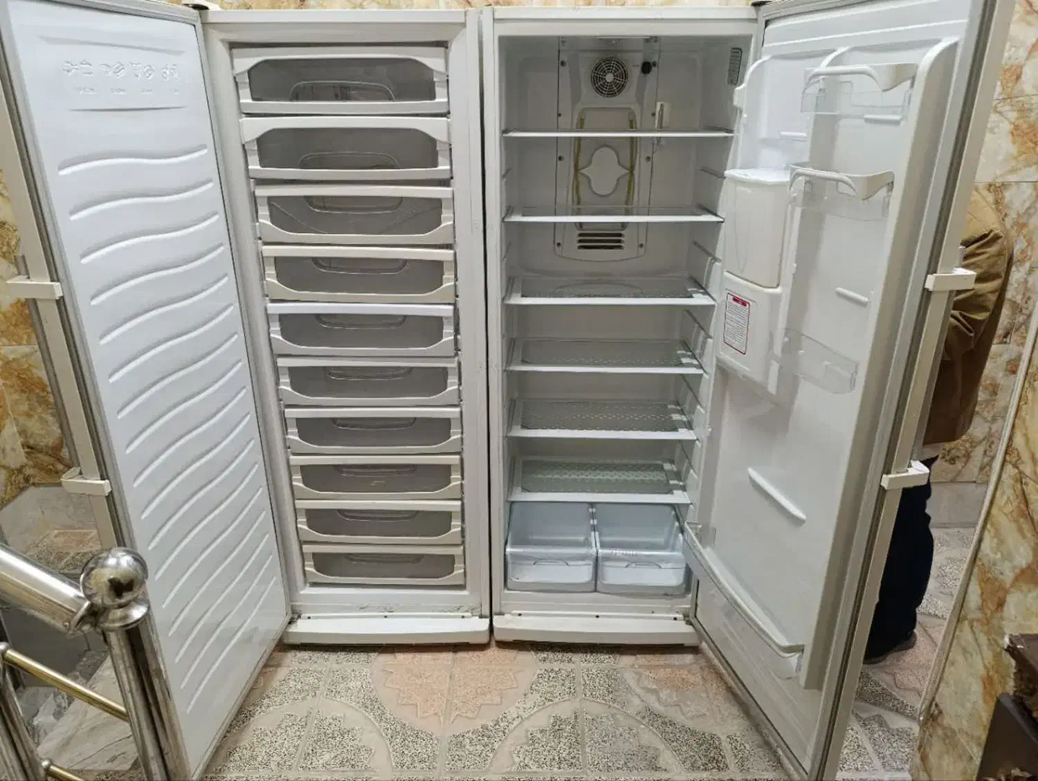 جفت یخچال و فریزر  بزرگ جادار کاملا سالم و تمیز|یخچال و فریزر|نجف‌آباد, امام خمینی|دیوار