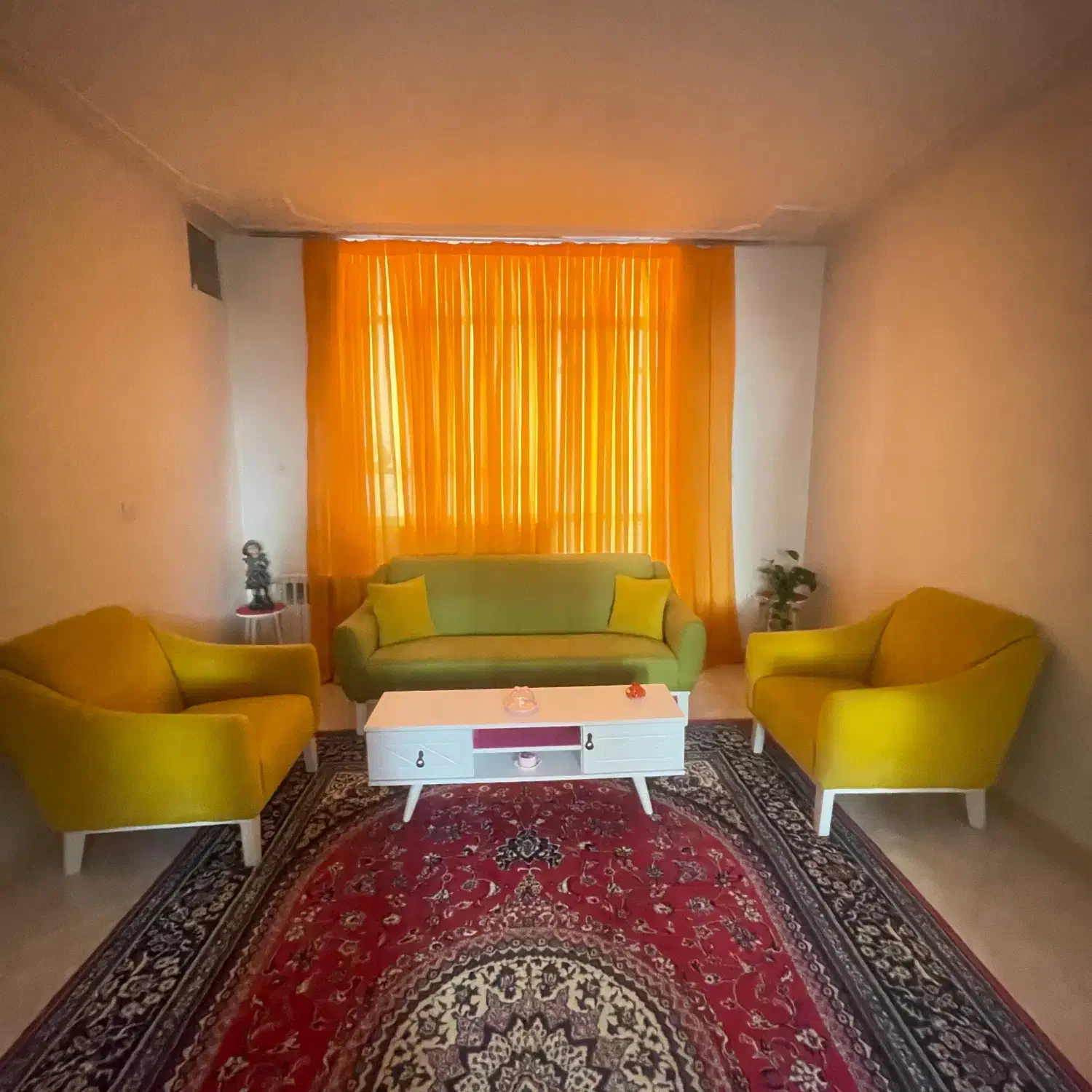 نیم ست مبل پنج نفره|مبلمان خانگی و میز عسلی|تهران, شاهین|دیوار